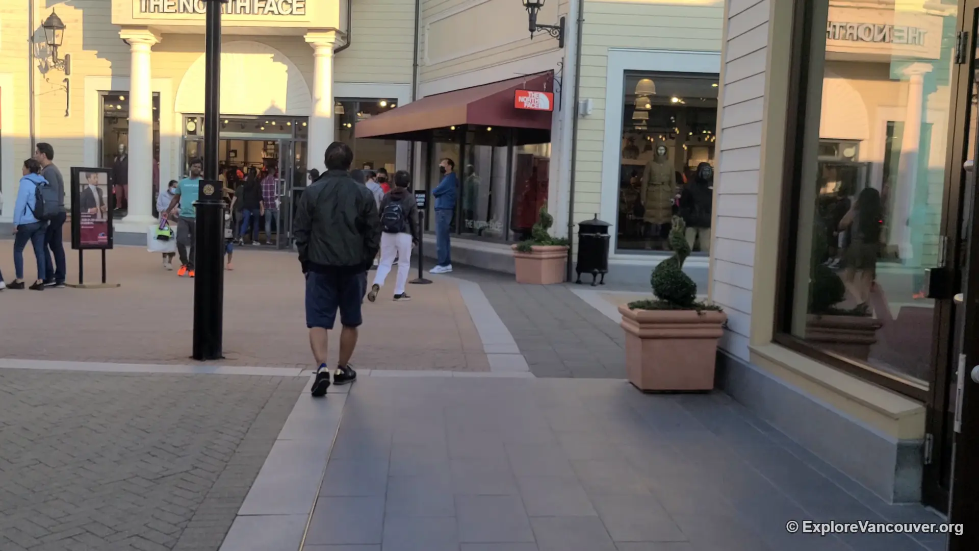 Shoppers walking through McArthurGlen Designer Outlet Vancouver Airport
